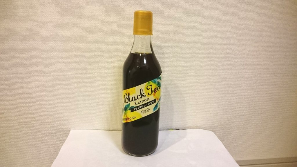 カルディの「ブラックティー レモン」はこんな瓶に入ってます。